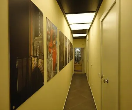 לינה וארוחת בוקר Il Campanile 2*